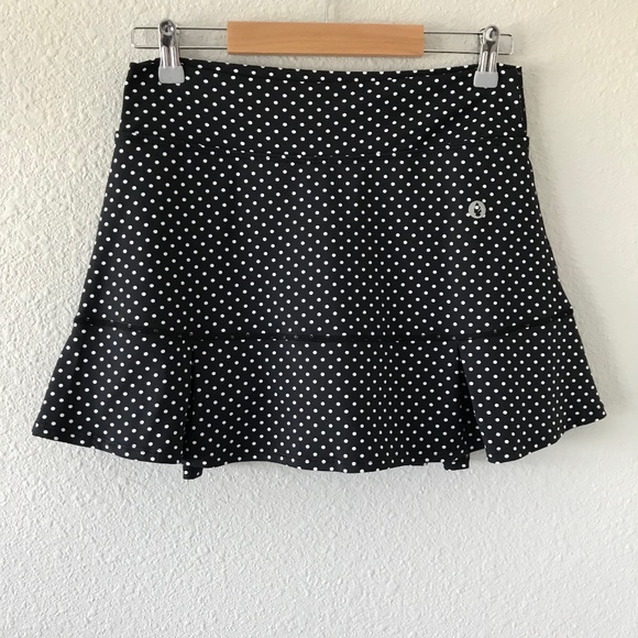 dona jo Dresses & Skirts - Dona Jo Polka Dot Pleated Tennis Running Skirt/Skort M/2 Black White UVB 15"